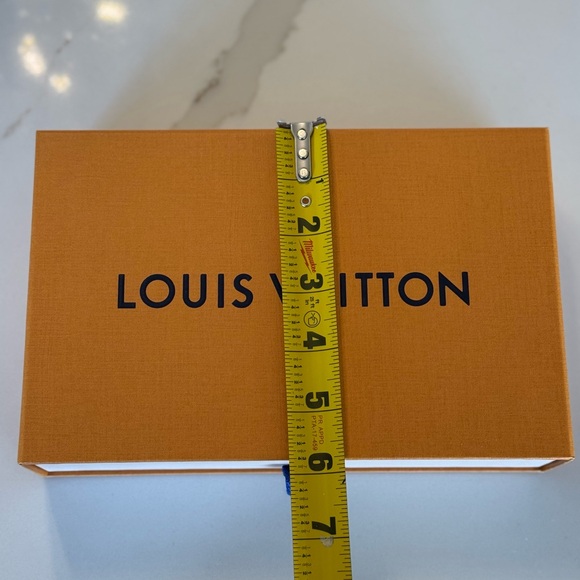 Louis Vuitton - Medium Box (9” x 5.75”) - Picture 3 of 8